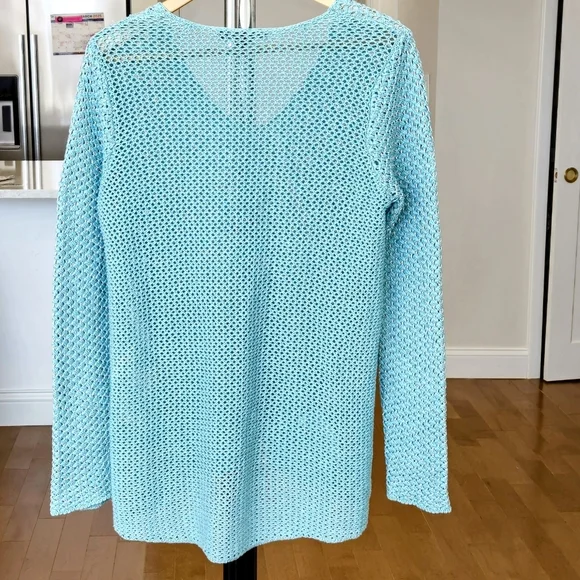 TOMMY BAHAMA BLUE V-NECK OPEN WEAVE SWEATER SIZE MEDIUM - Picture 4 of 7